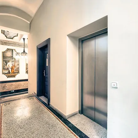 Milosrdnych דירה *