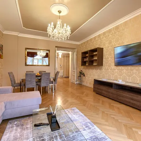Milosrdnych Апартаменты *